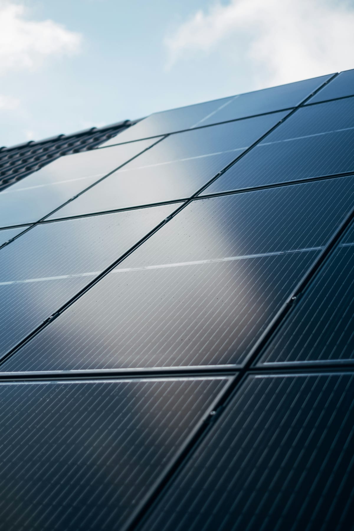 Closing the Gap: How Autonomous Lead-Response is Doubling "Set Rates" for Solar & Home Services